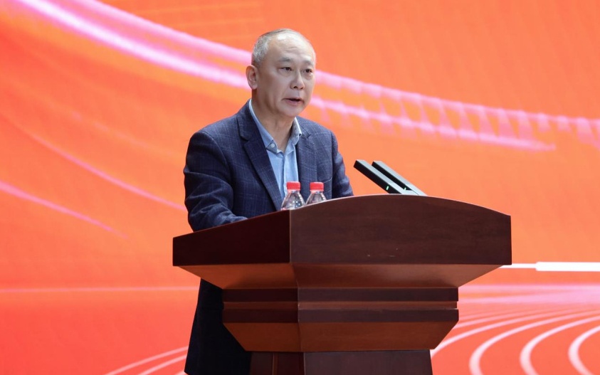 协会副会长单位中国化学工程第七建设有限公司（下称七化建）总工程师黄俊斌代表活动承办方发表致辞